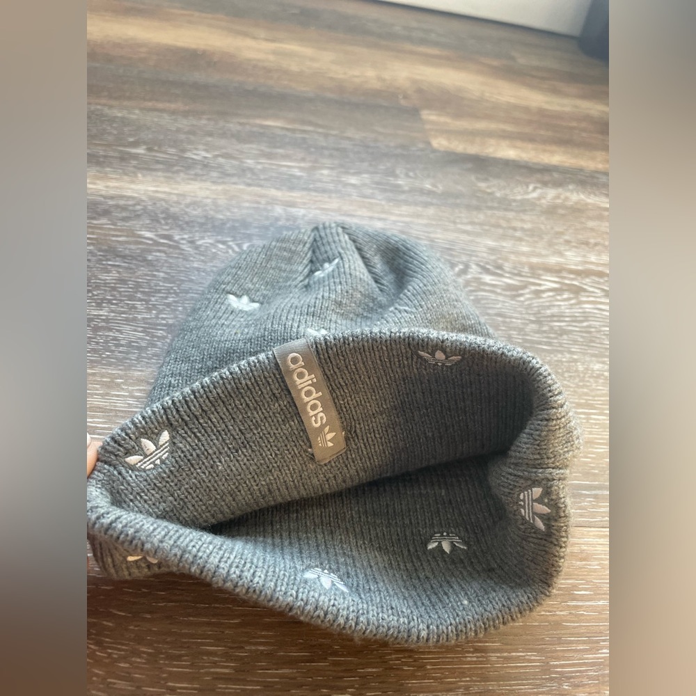 Adidas winter hat - Picture 2 of 5